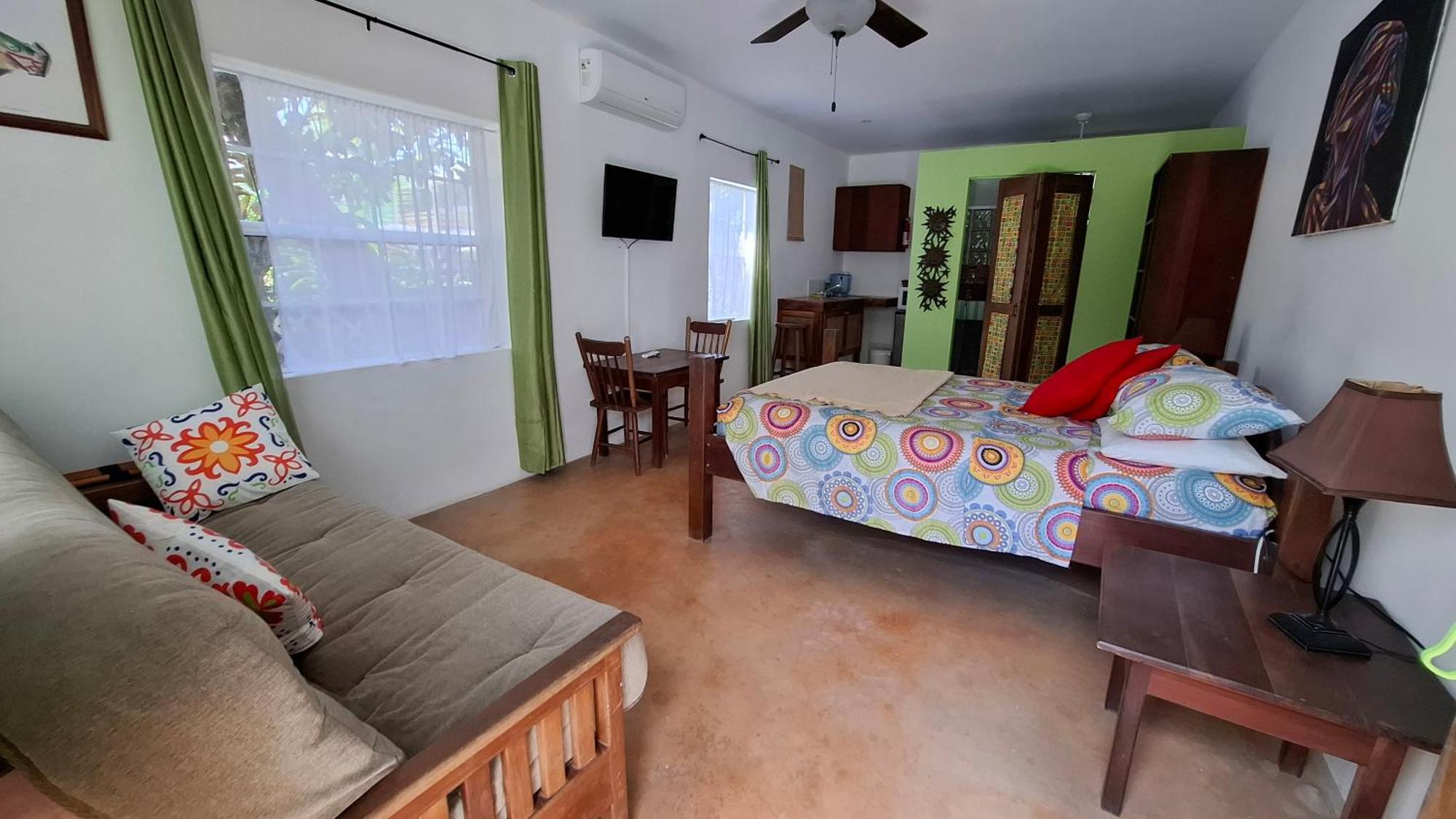Amanda'S Place Green Studio - Pool And Tropical Garden Caye Caulker Eksteriør billede